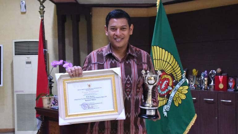 Kota Kediri Raih Penghargaan Anugrah Parahita Ekapraya (APE) Kategori Madya Tahun 2020